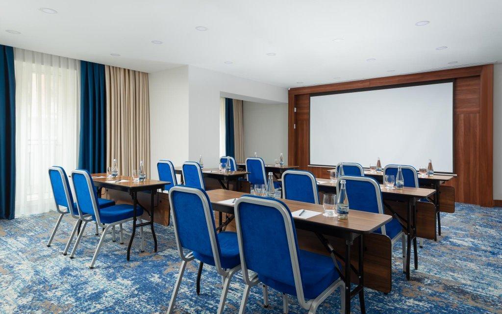 Hotel Courtyard By Marriott Taskent Exterior foto