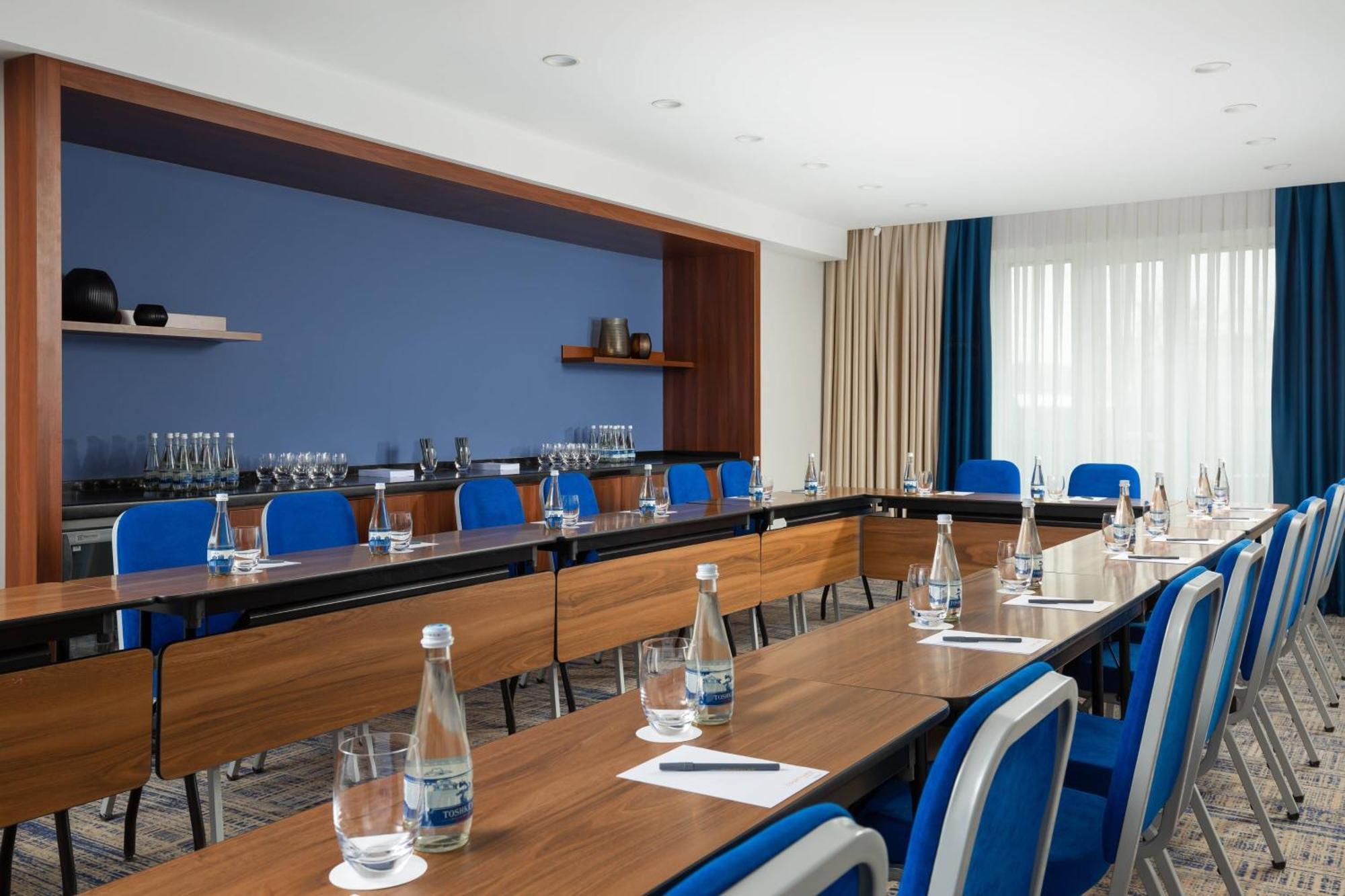 Hotel Courtyard By Marriott Taskent Exterior foto