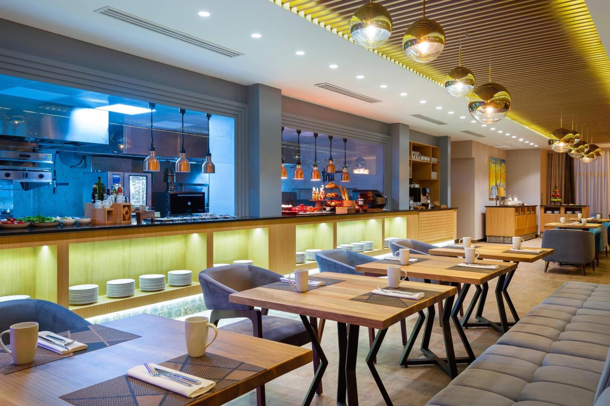 Hotel Courtyard By Marriott Taskent Exterior foto