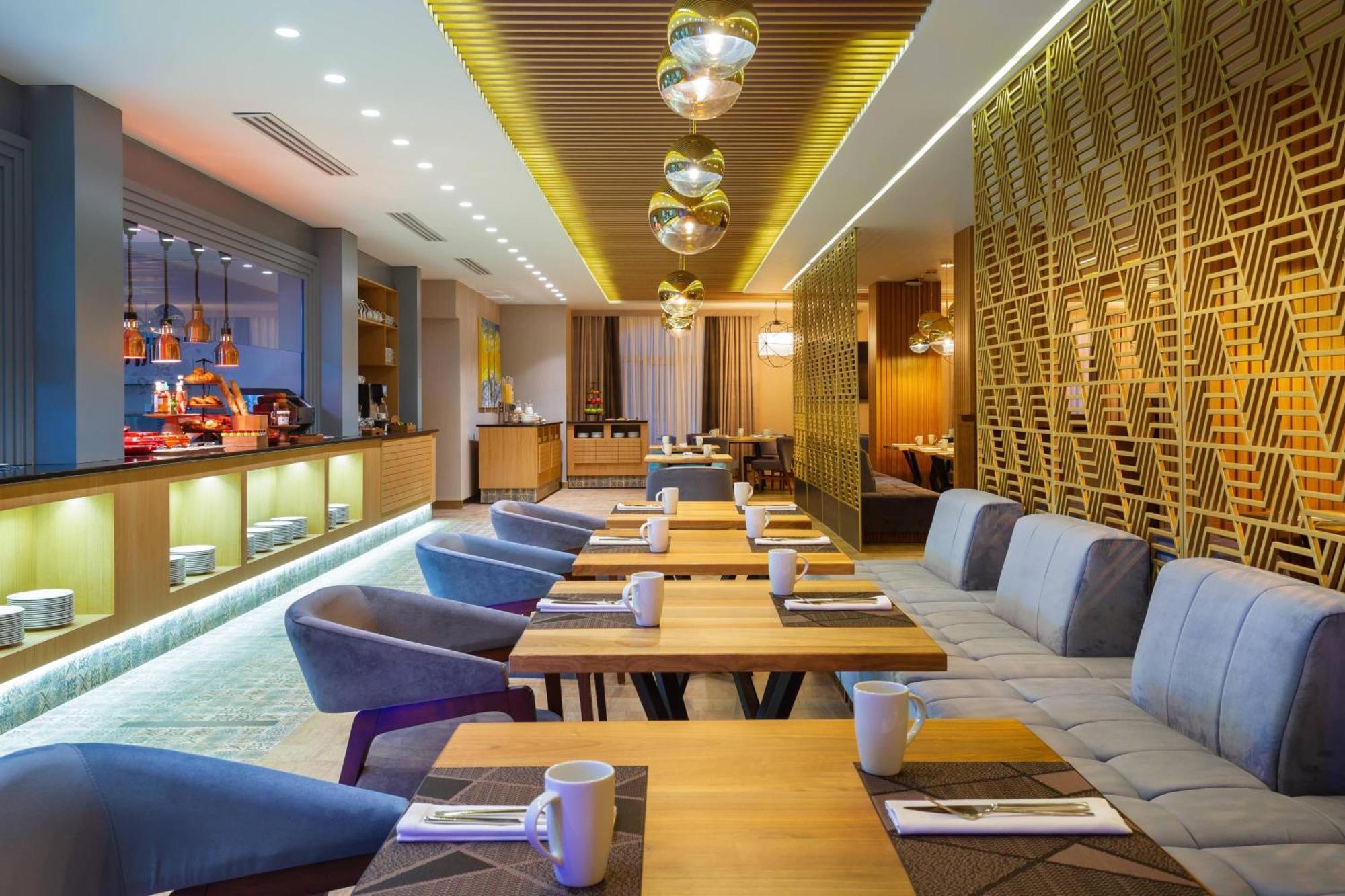 Hotel Courtyard By Marriott Taskent Exterior foto
