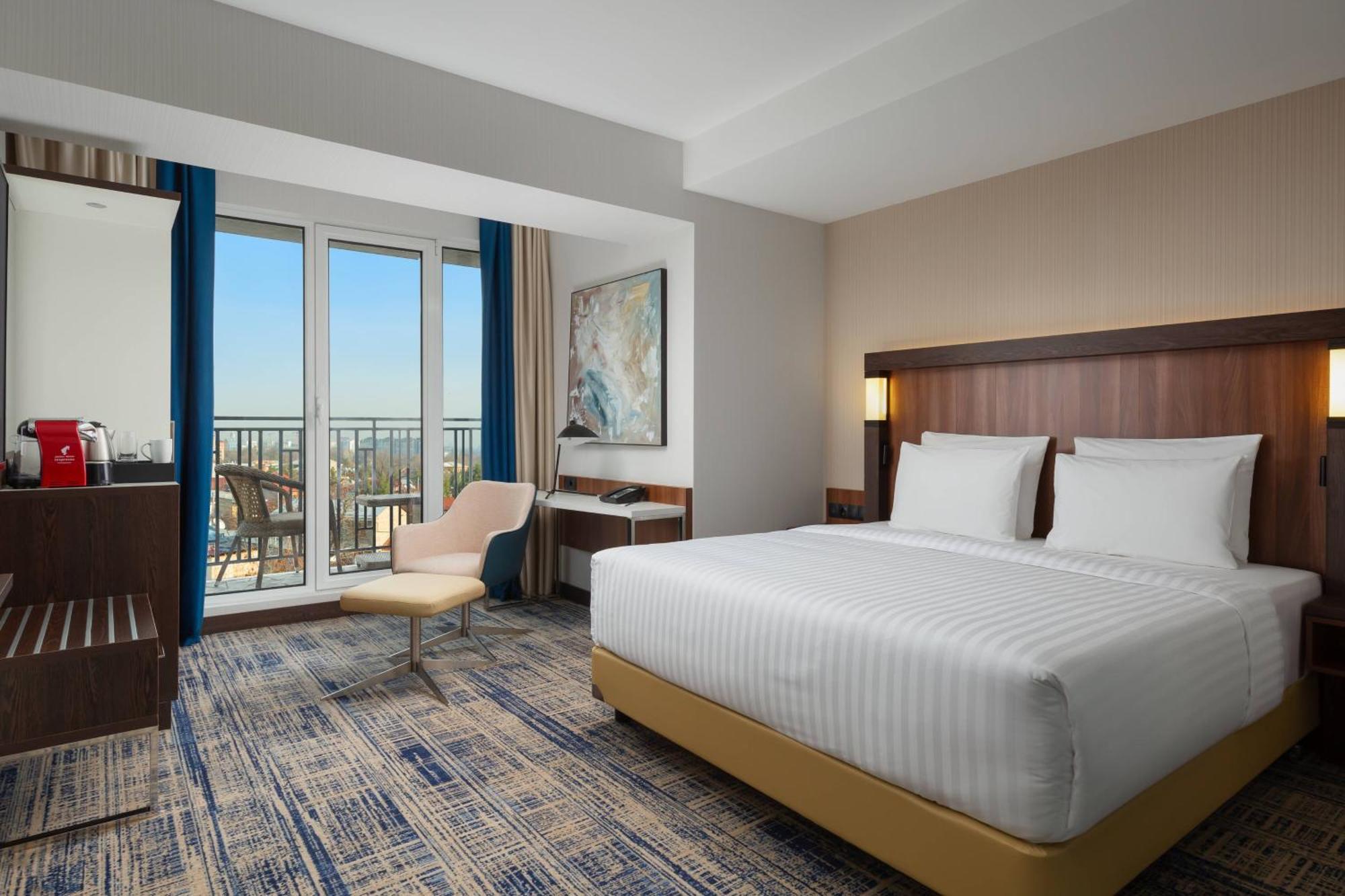Hotel Courtyard By Marriott Taskent Exterior foto