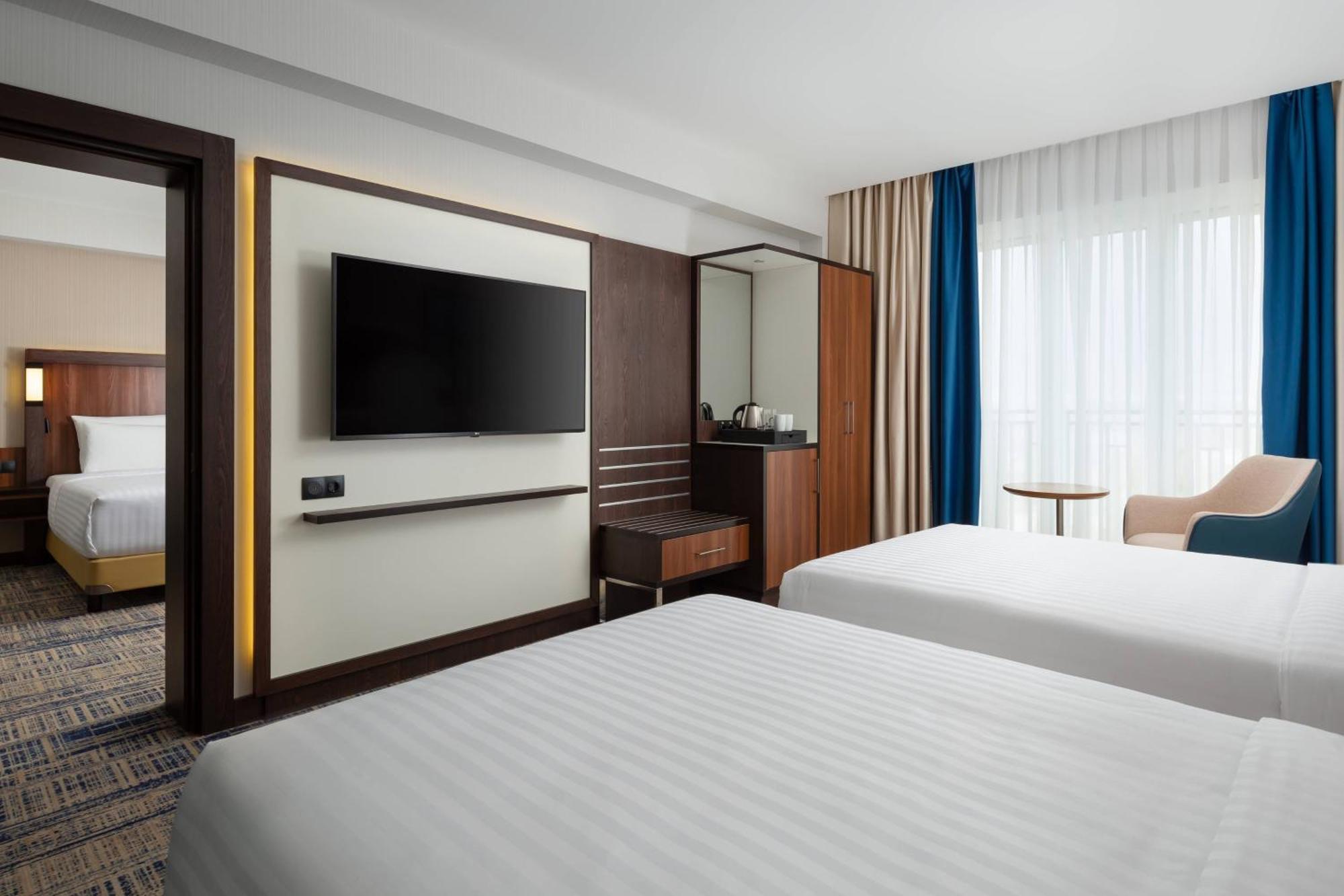 Hotel Courtyard By Marriott Taskent Exterior foto